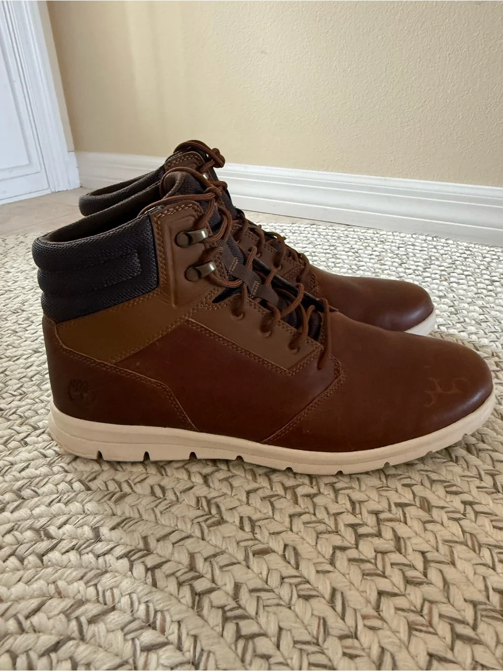 Timberland Men's Hoverlite Chestnut Brown Leather Boots with White Outsole